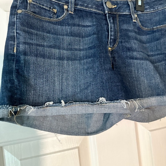 Paige ‘Jimmy Jimmy’ denim cut off shorts, size 27 - Picture 2 of 7